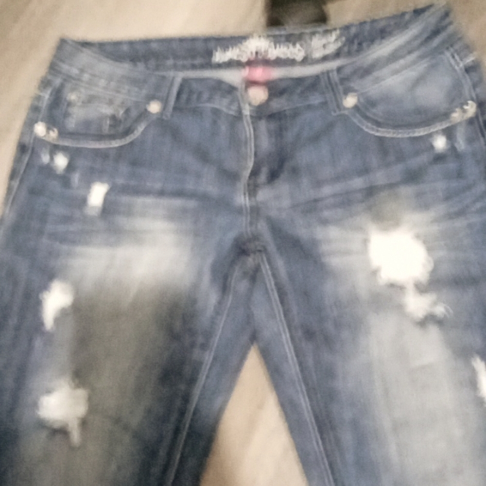 Almost Famous Capri size 11